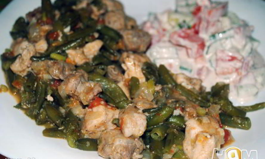 Рецепт гуляш со стручковой фасолью по-гречески