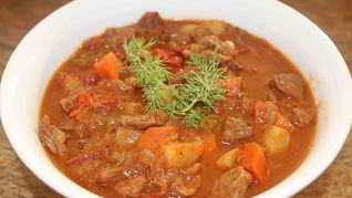 Гуляш в мультиварке