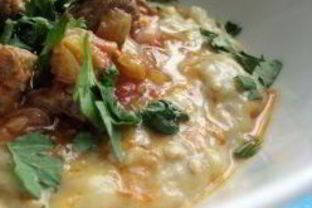 Пюре из баклажанов с гуляшом из мяса