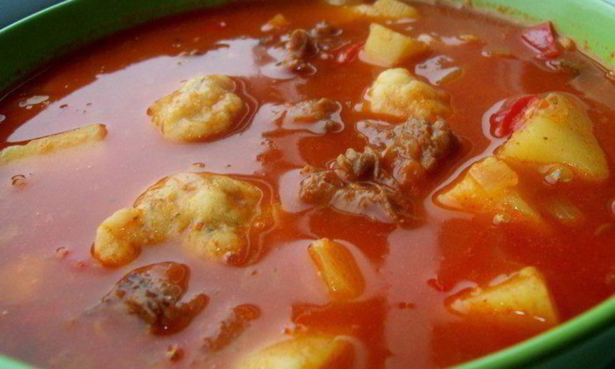 Рецепт суп-гуляш с чесночными клецками