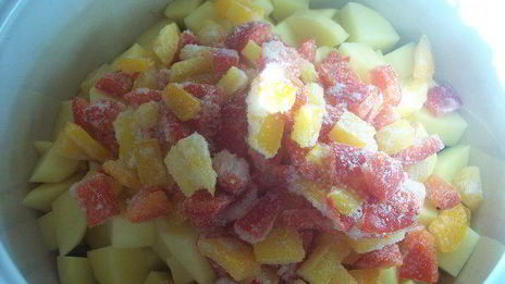 суп-гуляш с чесночными клецками