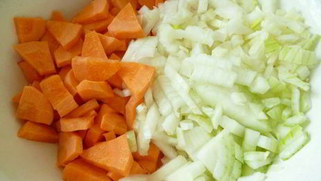 суп-гуляш с сырными клецками