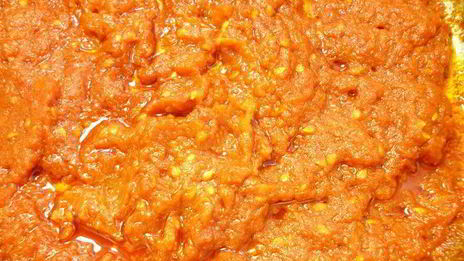 суп-гуляш с сырными клецками