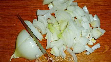 свиной гуляш с китайской редькой