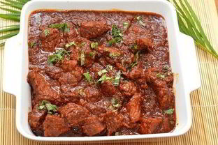 Венгерский гуляш из говядины с подливкой