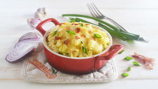 Картофельное пюре с беконом и сыром