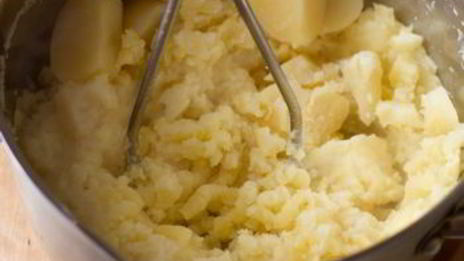 картофельное пюре с горошком и мятой