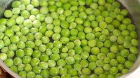 картофельное пюре с горошком и мятой