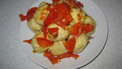 картофельные ньокки с соусом из помидоров