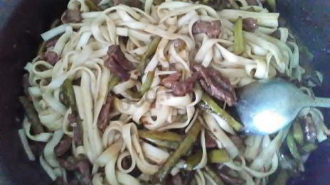 китайская лапша с говядиной в соусе терияки