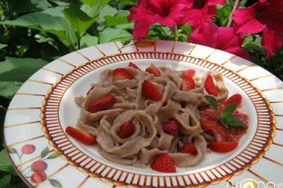 Клубничная лапша