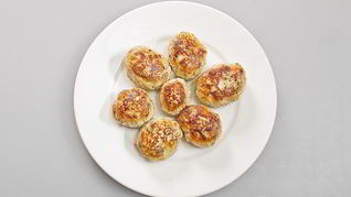 Деревенские котлеты из кролика с пряными травами и пармезаном