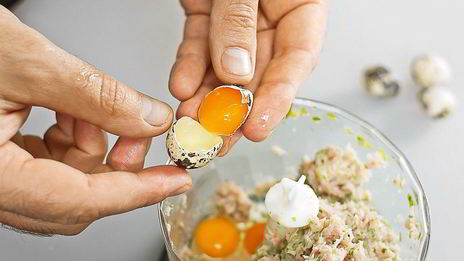 деревенские котлеты из кролика с пряными травами и пармезаном