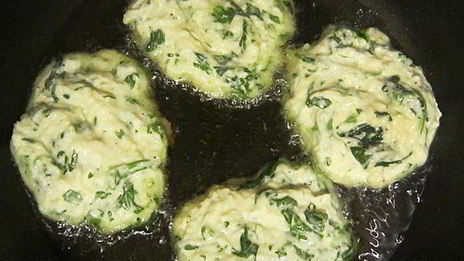 картофельные котлетки с творогом и шпинатом