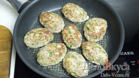 котлеты из фарша с манкой без яиц