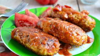 Котлеты из куриного фарша с капустой, тушенные в томате