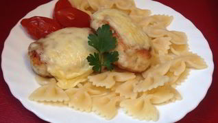 Куриные котлеты в сырной шубе