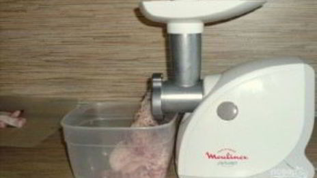 рыбные котлеты из щуки с салом