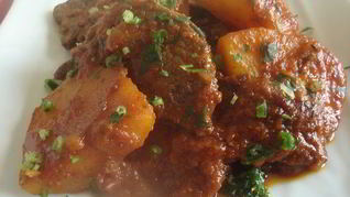 Сладкая глазированная репка с натуральными свиными котлетами