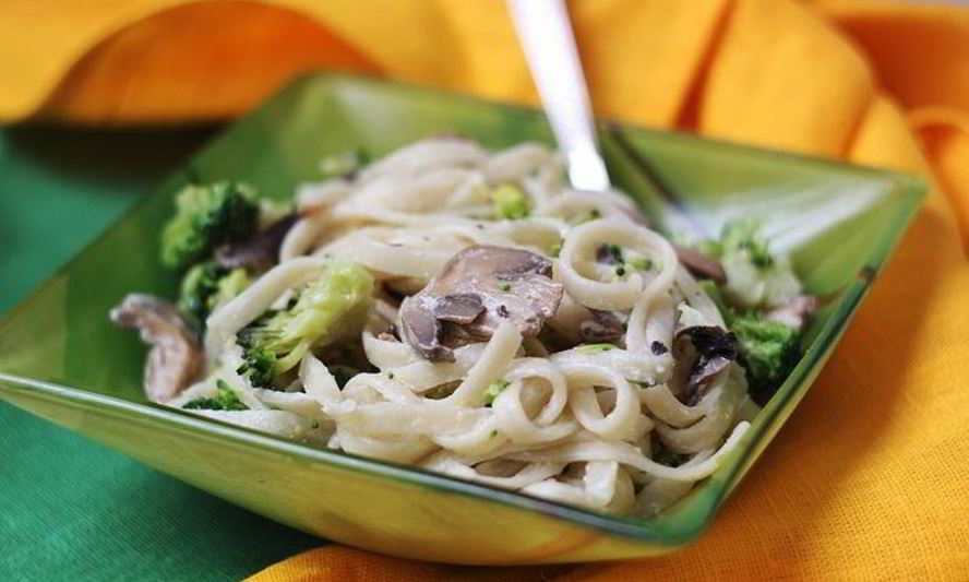 Рецепт лапша со сливочно-грибным соусом