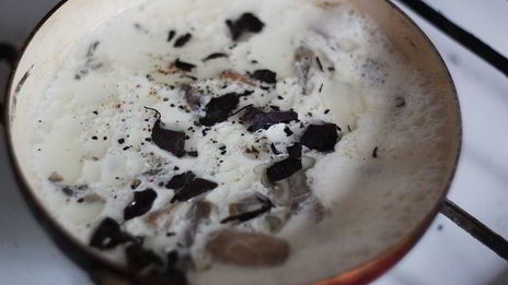 лапша со сливочно-грибным соусом