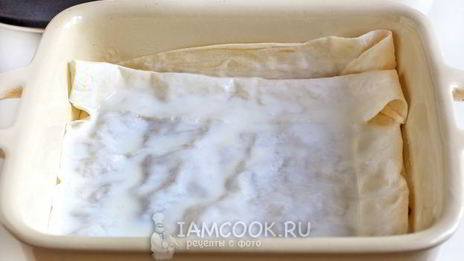 лазанья из лаваша с фаршем и сметанным соусом