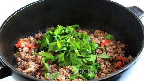 лазанья из лаваша с фаршем и сметанным соусом