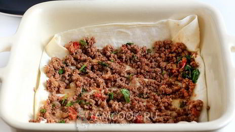 лазанья из лаваша с фаршем и сметанным соусом