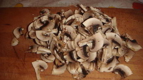 лазанья с фаршем, баклажанами и грибами