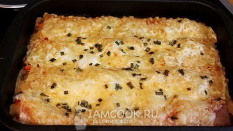 лазанья с фаршем, помидорами и сыром