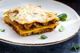 Лазанья с грибами, овощами и мясом