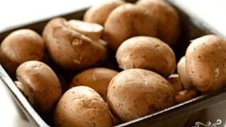 лазанья с курицей, грибами и шпинатом