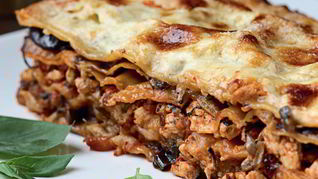 Лазанья с цесаркой, овощами и грибами