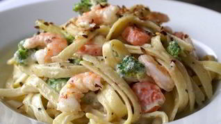 Быстрая паста с креветками в чесночном соусе