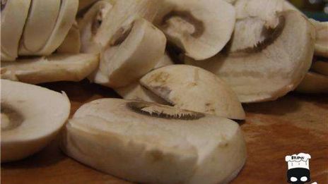 каннеллони с грибами и креветками под пикантным соусом