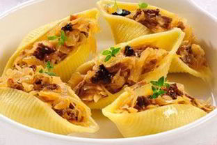 Конкильони фаршированные капустой с грибами