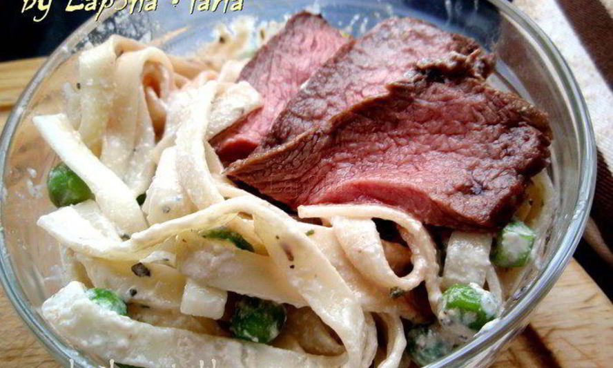 Рецепт лапша с зеленым горошком и запеченной говядиной