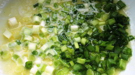 мафальдине с камчатским крабом и зеленым горошком, запеченные в пергаменте