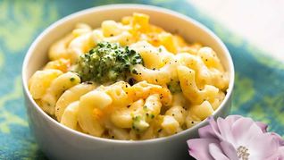 Макароны рожки с брокколи и сыром