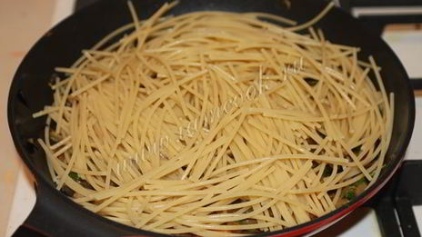 макароны с баклажанами и помидорами