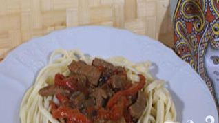 Макароны с говядиной и перцем