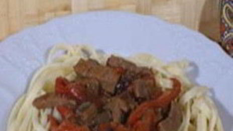 макароны с говядиной и перцем
