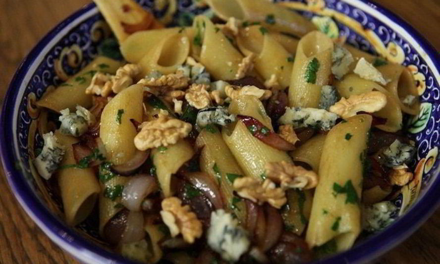 Рецепт макароны с карамелизированным луком