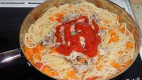 макароны с консервированной сайрой