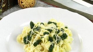 Макароны с соусом из трав