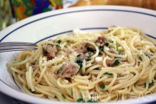 Макароны с тушенкой