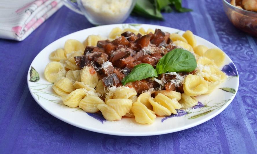 Рецепт паста с баклажаном и томатами