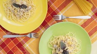 Паста с грибами и беконом