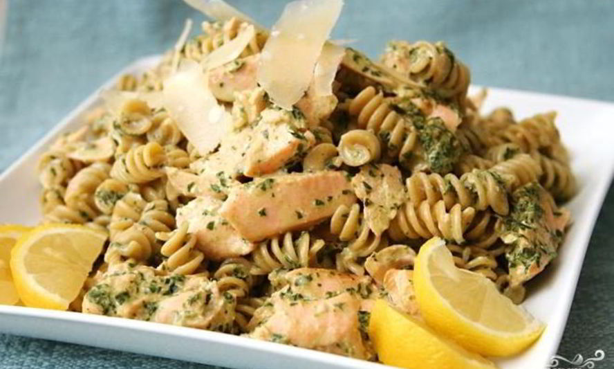 Рецепт паста с лососем и соусом песто