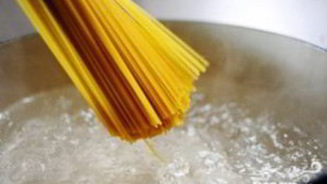 паста с соусом из сыра и томатов